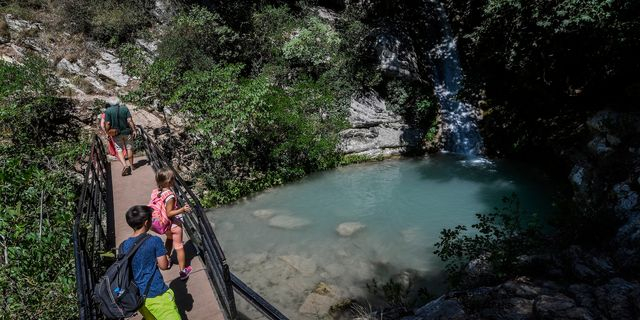 Νέδα: Πατέρας και γιος έπεσαν σε χαράδρα – Σε εξέλιξη επιχείρηση διάσωσης