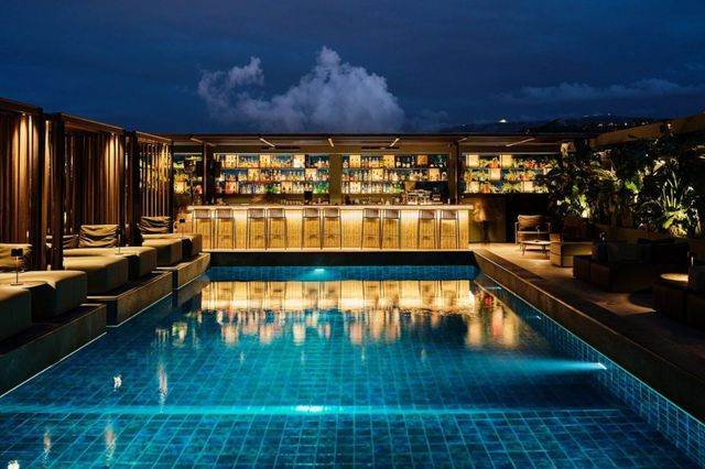 Το Radisson Blu Park Hotel, Athens γιορτάζει τα 50 χρόνια με μια εικαστική έκθεση 20 σημαντικών καλλιτεχνών