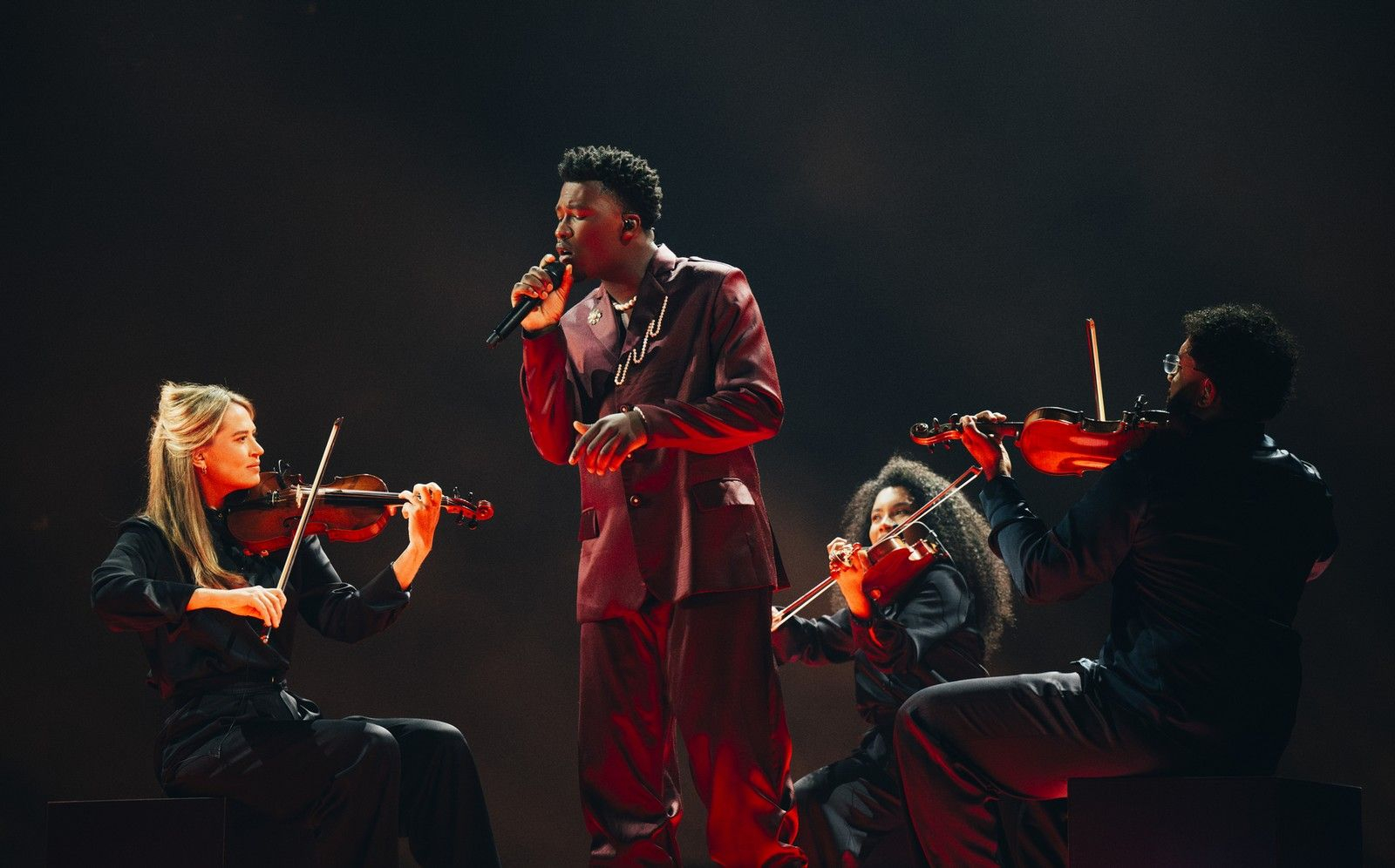 Ο Claude με το “C’est La Vie” για την Ολλανδία