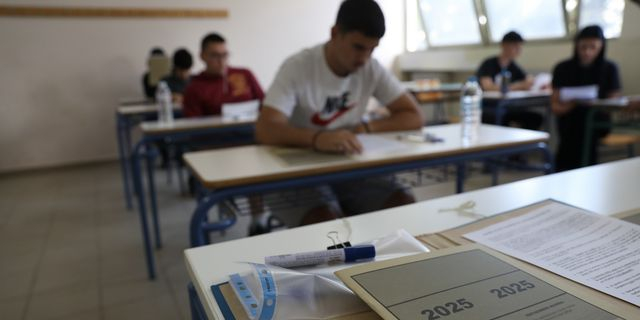 ΕΠΑΛ Πανελλήνιες 2025: Οι απαντήσεις των θεμάτων στα Νέα Ελληνικά