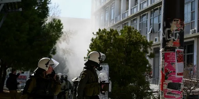 Συμπλοκή μεταξύ ΕΛΑΣ και φοιτητών σε χώρο πανεπιστημίου (αρχείου)