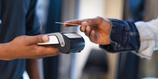 Το ελληνικό μοναστήρι με POS και άλλα ανέλπιστα μέρη που θα το δεις μπροστά σου