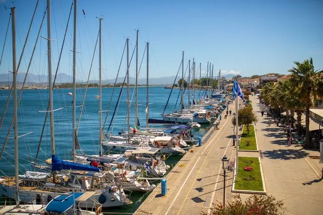 Πρέβεζα: Κυβερνήτης τουριστικού σκάφους δέχθηκε επίθεση με μαχαίρι από συνεπιβάτη