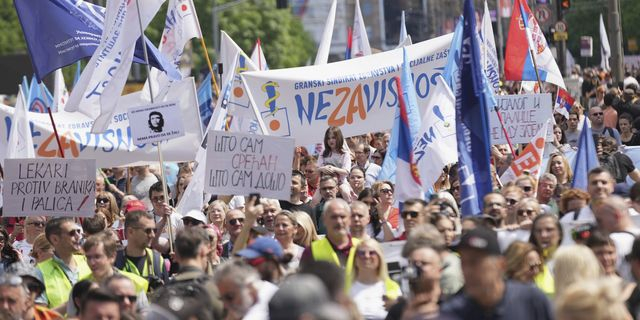 Αντικυβερνητική διαδήλωση στο Βελιγράδι