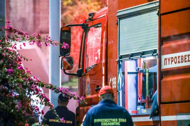 Μάνδρα: Φωτιά σε εργοστάσιο ανακύκλωσης μπαταριών