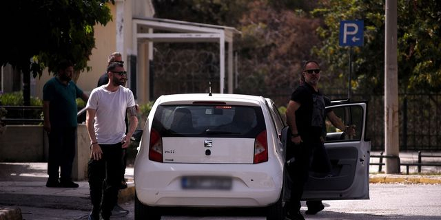 ΜΕΤΑΓΩΓΗ ΣΤΟΝ ΕΙΣΑΓΓΕΛΕΑ ΣΤΗΝ ΕΥΕΛΠΙΔΩΝ ΤΩΝ ΤΡΙΩΝ ΣΥΛΛΗΦΘΕΝΤΩΝ ΓΙΑ ΤΗΝ ΥΠΟΘΕΣΗ ΣΤΗ ΡΑΦΗΝΑ