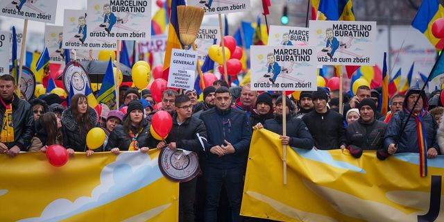 Ρουμανία: “Κλειδώνει” η νίκη του ακροδεξιού Σιμιόν – Τα πρώτα αποτελέσματα