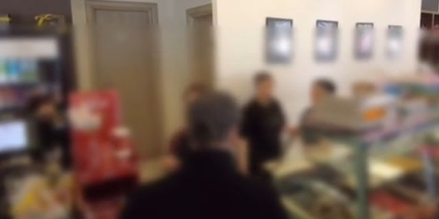 Θεσσαλονίκη: Παρέμβαση του Ρουβίκωνα σε ζαχαροπλαστείο για αντεργατικές πρακτικές
