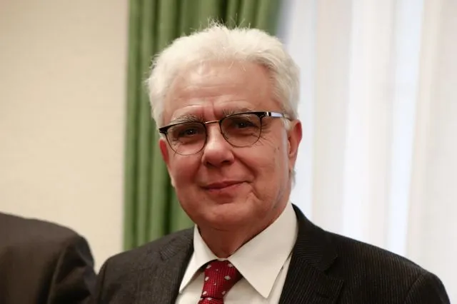 Σκάνδαλο ΟΠΕΚΕΠΕ: Ο Τσιάρας καθαίρεσε τον πρόεδρο Ν. Σαλάτα