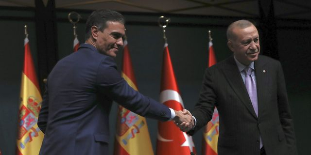 Ερντογάν σε Σάντσεθ: “Καμία παρέκκλιση από τον στόχο ένταξης της Τουρκίας στην ΕΕ”