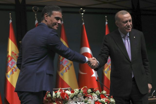 Ερντογάν σε Σάντσεθ: “Καμία παρέκκλιση από τον στόχο ένταξης της Τουρκίας στην ΕΕ”