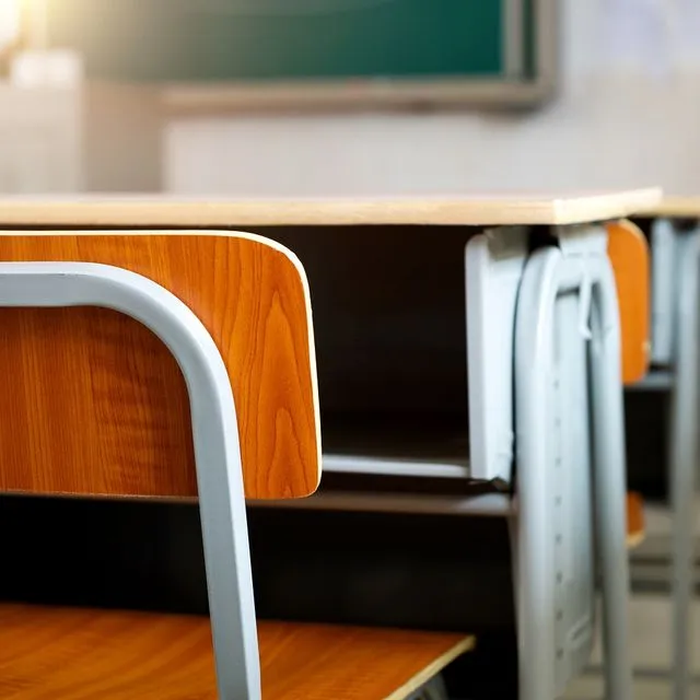 Σύλληψη με τη διαδικασία του αυτοφώρου εκπαιδευτικών μέσα σε σχολείο