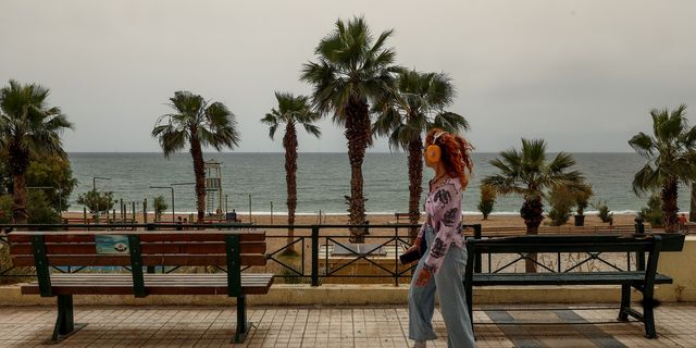 Καιρός: Επιμένει η αφρικανική σκόνη, ανεβαίνει η θερμοκρασία