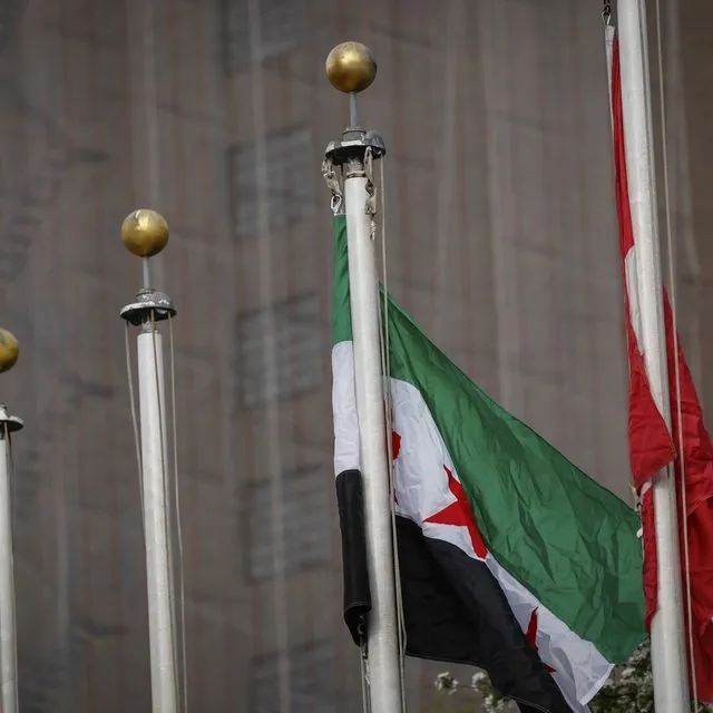 Αφαιρεί τη Συρία από τη μαύρη λίστα των κρατών που υποστηρίζουν την τρομοκρατία