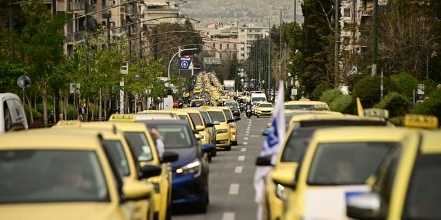 Ταξί: Στάση εργασίας την Τρίτη στην Αττική – Ποιες ώρες τραβούν χειρόφρενο