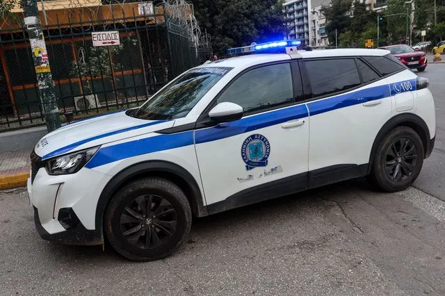 Σπείρα “ρήμαζε” καταστήματα στη Σαλαμίνα – Συνελήφθησαν έξι μέλη, ανάμεσά τους ένας ανήλικος