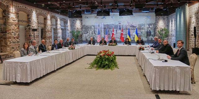 Tριμερής συνάντηση μεταξύ Ουκρανών, Τούρκων και Αμερικανών αξιωματούχων