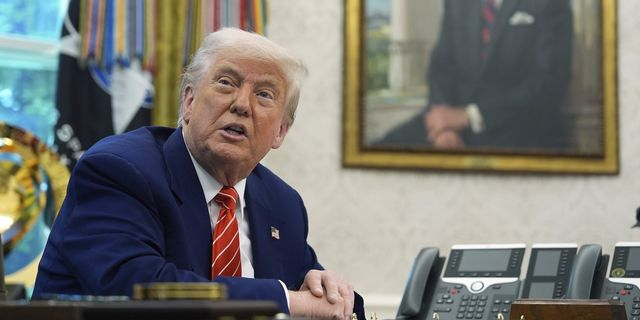 Η συμβουλή του Τραμπ στον Μακρόν: “Να βεβαιώνεται ότι είναι κλειστή η πόρτα”