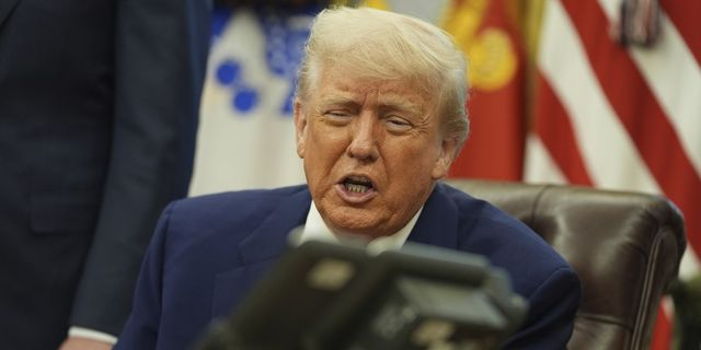 Σόου Τραμπ στο Οβάλ Γραφείο – Τι περιλαμβάνει η συμφωνία με τη Βρετανία