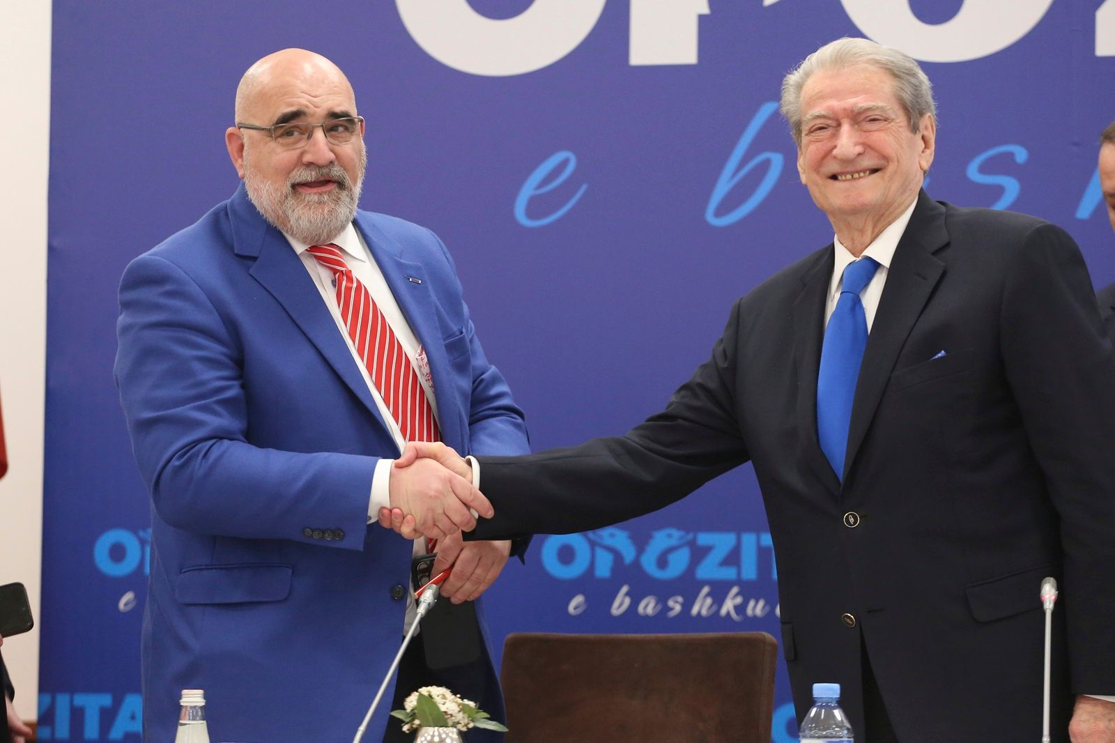 Κρις ΛαΣιβίτα και Σαλί Μπερίσα στα Τίρανα 