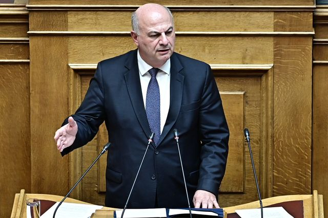 Κώστας Τσιάρας