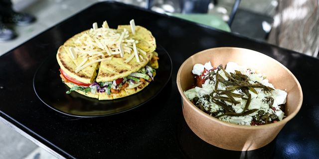 Πού τρώμε το καλοκαίρι στην Αθήνα με 5-10 ευρώ στην τσέπη