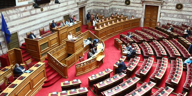 Βουλή: Ενός λεπτού σιγή στη μνήμη του Γρηγόρη Λαμπράκη, 62 χρόνια μετά τη δολοφονία του