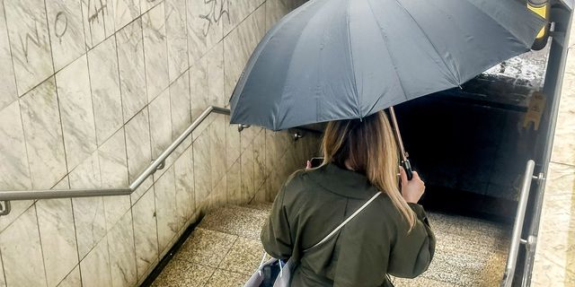 Καιρός: Επιμένουν οι βροχές – Πού θα είναι εντονότερα τα φαινόμενα