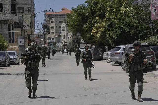 Παγκόσμια κατακραυγή για τα πυρά εναντίον διπλωματών στην Τζενίν