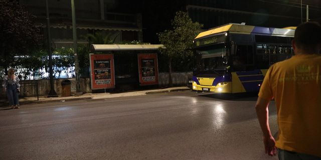 ΑΥΤΟΚΙΝΗΤΟ ΕΠΕΣΕ ΣΕ ΣΤΑΣΗ ΣΤΟ ΧΑΛΑΝΔΡΙ