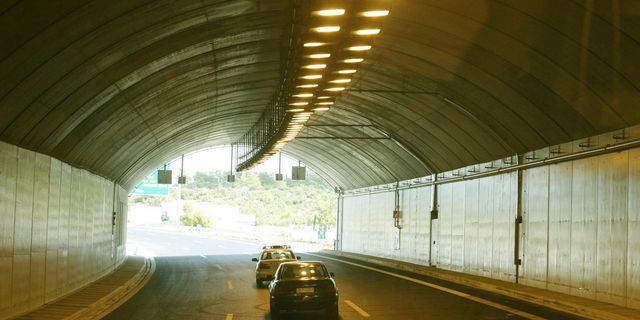 Καραμπόλα με 3 οχήματα στην Περιφερειακή Υμηττού – Κλειστές οι δεξιές λωρίδες