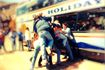 Τι γινόταν στις πενθήμερες των ’90s; Χαοτικές φωτογραφίες με τσουλούφια και κασετόφωνα