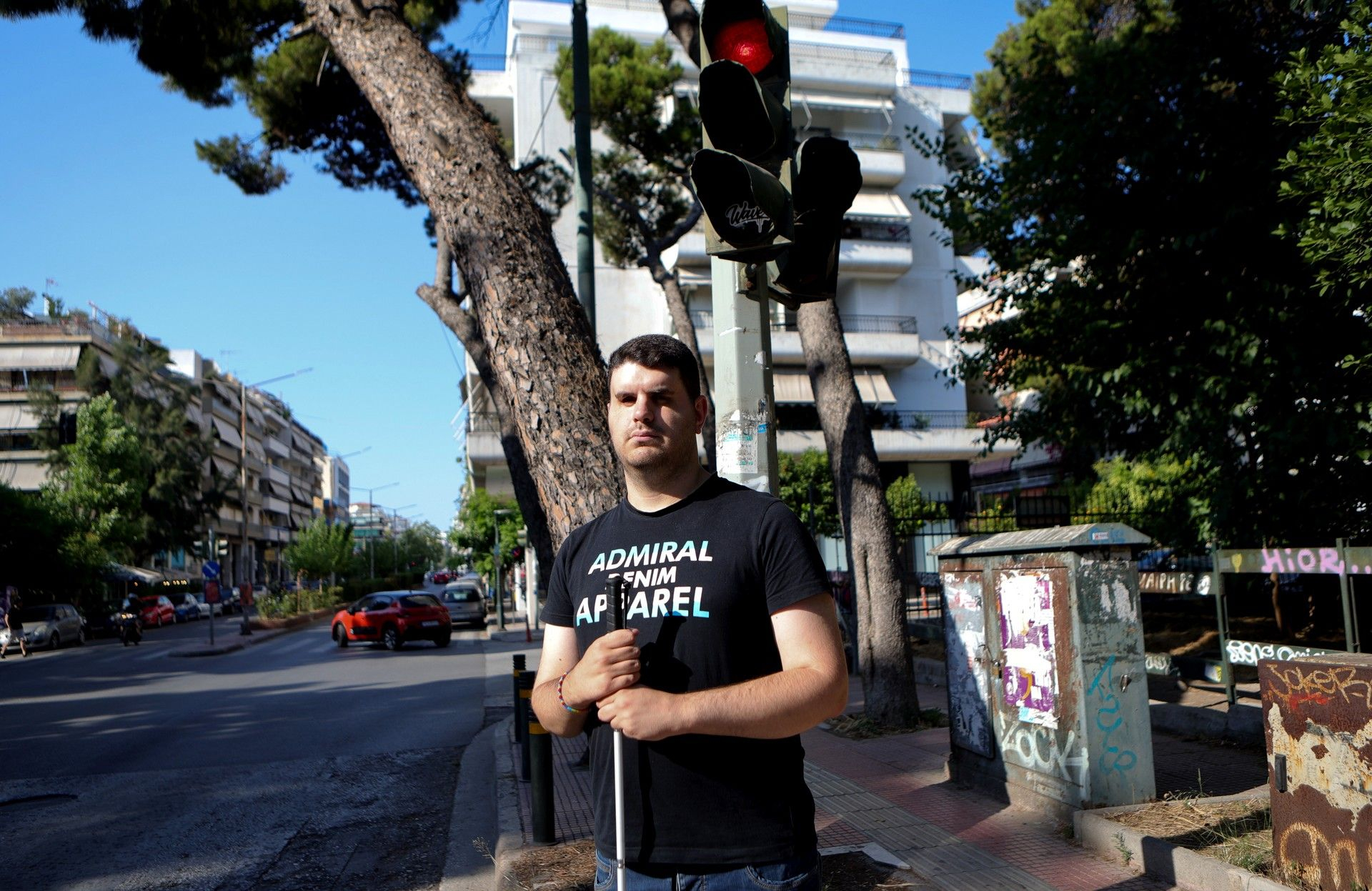 Ο Γιάννης Βίτσος - Πώς φλερτάρει ένα τυφλό άτομο στην Ελλάδα