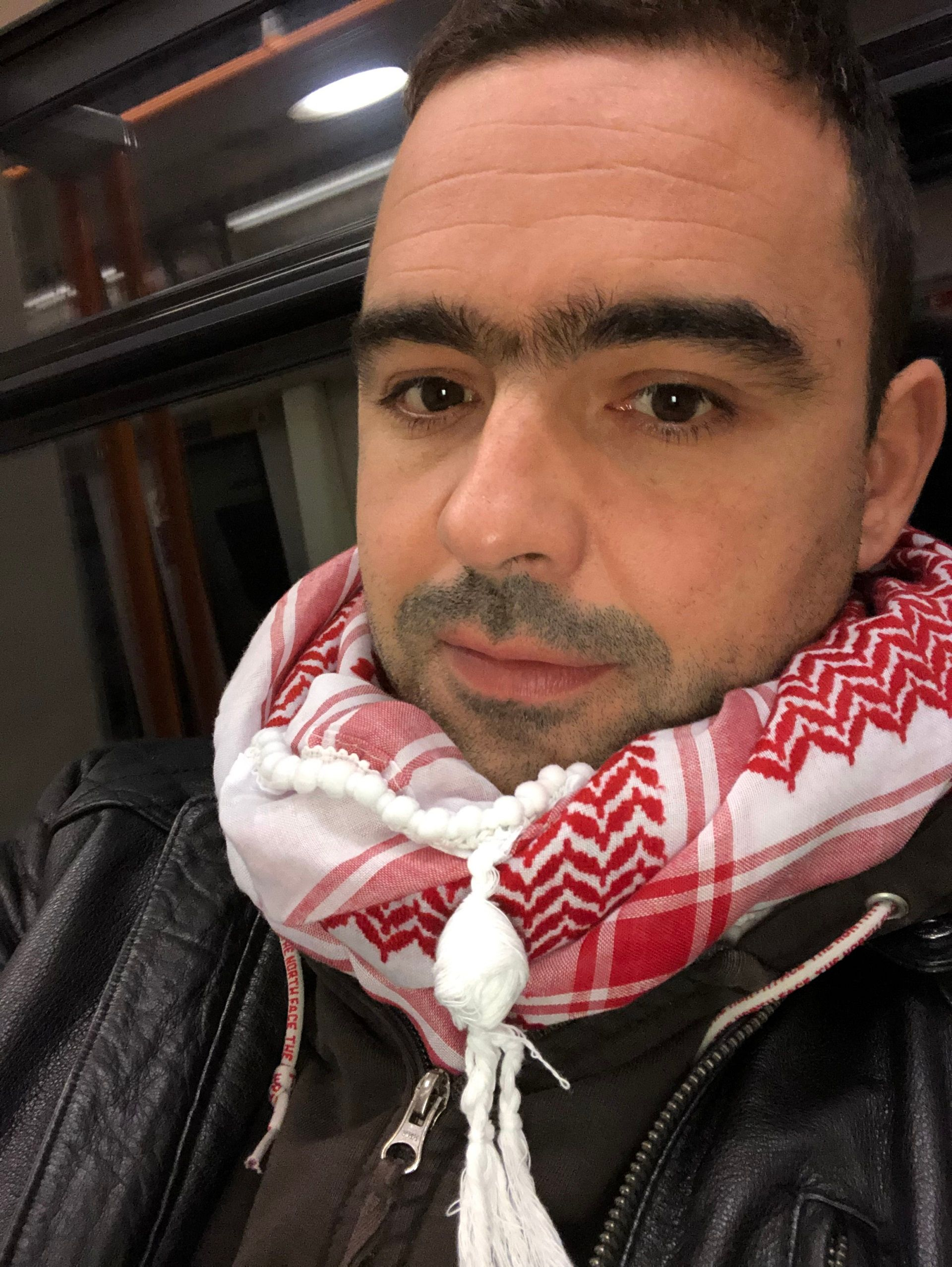 ΑΛΕΞΑΝΔΡΟΣ ΒΡΗΣ: Ο Πατρινός χειρουργός που σώζει ζωές στη Γάζα! "Εκεί γίνεται γενοκτονία", τονίζει
