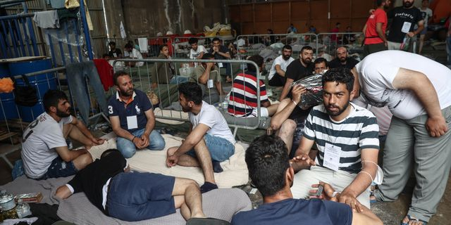 Μετανάστες διασωθέντες από το πολύνεκρο ναυάγιο της Πύλου