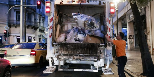 Πετρούπολη: Άγνωστος επιτέθηκε σε εργαζόμενο της καθαριότητας εν ώρα εργασίας