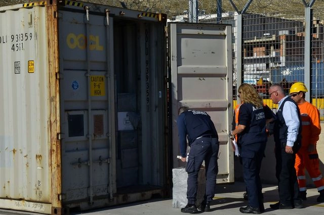 Έρευνα στο τελωνείο του Πειραιά από το Εσωτερικών Υποθέσεων