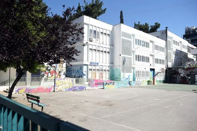 Συνελήφθησαν διαρρήκτες που ξήλωναν εξωτερικές μονάδες και σωλήνες κλιματισμού από Σχολείο