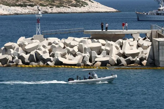 Βουλιαγμένη: Η κρίσιμη οδηγία που έδωσε ο πιλότος του ελικοπτέρου στους επιβάτες