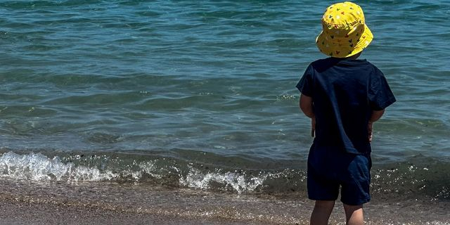 Παιδί στην παραλία