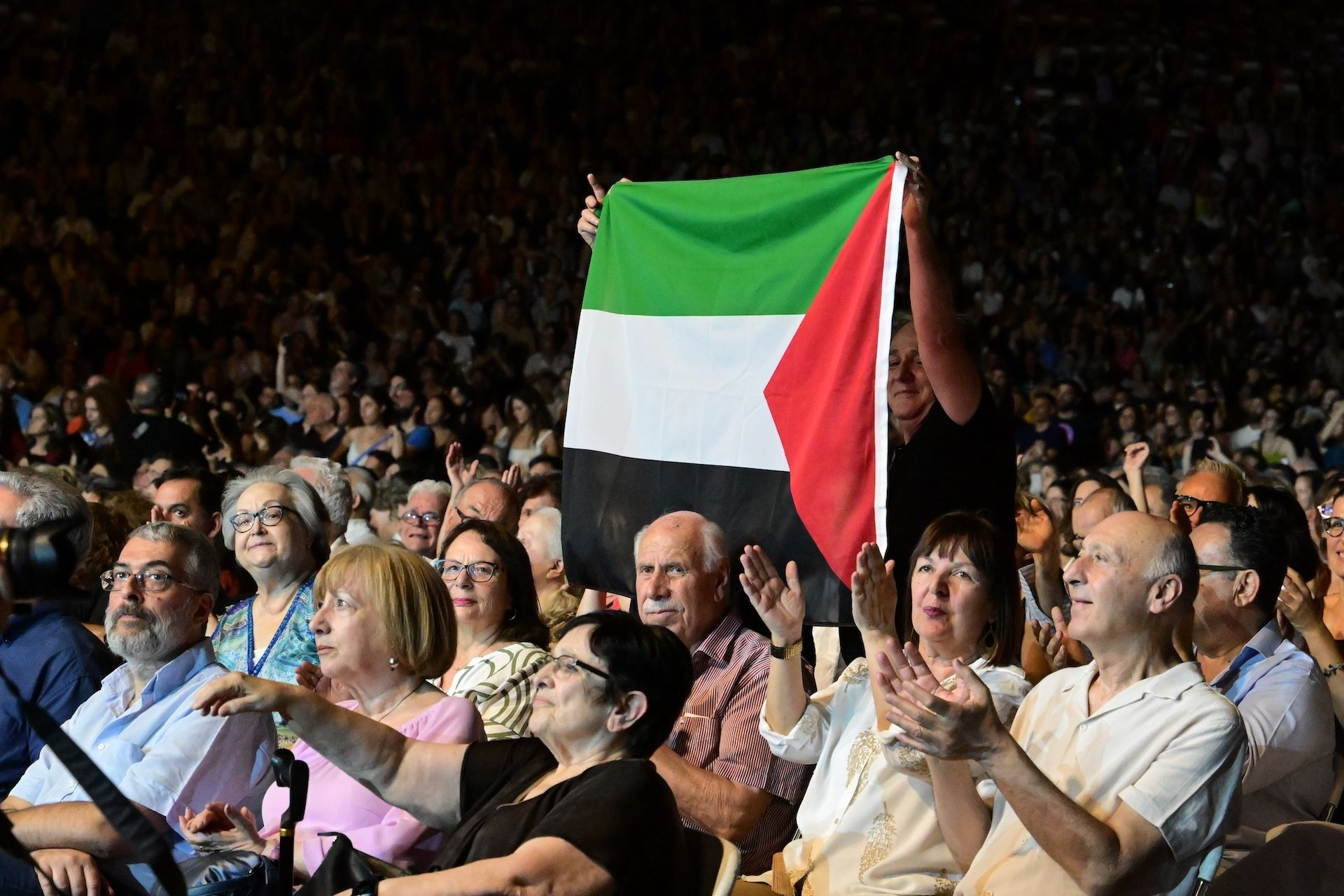 Συναυλία - αφιέρωμα για τα 100 χρόνια από τη γέννηση του Μίκη Θεοδωράκη από την Κεντρική Επιτροπή του ΚΚΕ στο Παναθηναϊκό Στάδιο (Καλλιμάρμαρο), με τίτλο "Κοντά σας όλη μου η ζωή", Τετάρτη 25 Ιουνίου 2025. Στην συναυλία συμμετείχαν οι, Γεράσιμος Ανδρεάτος, Ρίτα Αντωνοπούλου, Παντελής Θαλασσινός, Άγγελος Θεοδωράκης, Βιολέτα Ίκαρη, Βασίλης Λέκκας, Κώστας Μακεδόνας, Μανώλης Μητσιάς, Δημήτρης Μπάσης, Γιώτα Νέγκα, Γιώργος Νταλάρας, Βασίλης Παπακωνσταντίνου, Μίλτος Πασχαλίδης, Παναγιώτης Πετράκης, Άλκηστις Πρωτοψάλτη, Αγγελική Τουμπανάκη, Κώστας Τριανταφυλλίδης, Διονύσης Τσακνής, Μαρία Φαραντούρη, Μάριος Φραγκούλης, "Κοινοί Θνητοί".