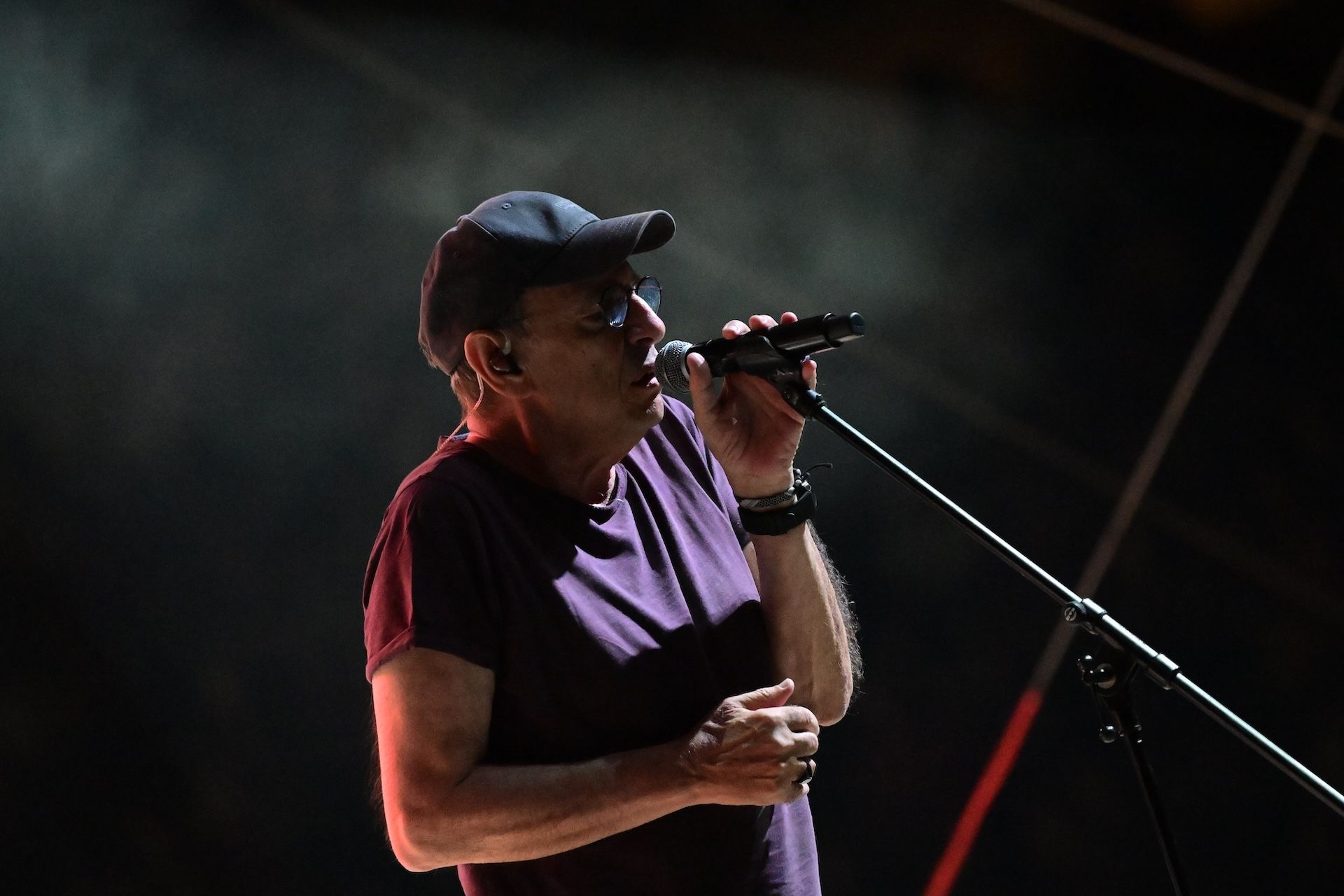 Συναυλία - αφιέρωμα για τα 100 χρόνια από τη γέννηση του Μίκη Θεοδωράκη από την Κεντρική Επιτροπή του ΚΚΕ στο Παναθηναϊκό Στάδιο (Καλλιμάρμαρο), με τίτλο "Κοντά σας όλη μου η ζωή", Τετάρτη 25 Ιουνίου 2025. Στην συναυλία συμμετείχαν οι, Γεράσιμος Ανδρεάτος, Ρίτα Αντωνοπούλου, Παντελής Θαλασσινός, Άγγελος Θεοδωράκης, Βιολέτα Ίκαρη, Βασίλης Λέκκας, Κώστας Μακεδόνας, Μανώλης Μητσιάς, Δημήτρης Μπάσης, Γιώτα Νέγκα, Γιώργος Νταλάρας, Βασίλης Παπακωνσταντίνου, Μίλτος Πασχαλίδης, Παναγιώτης Πετράκης, Άλκηστις Πρωτοψάλτη, Αγγελική Τουμπανάκη, Κώστας Τριανταφυλλίδης, Διονύσης Τσακνής, Μαρία Φαραντούρη, Μάριος Φραγκούλης, "Κοινοί Θνητοί". (ΤΑΤΙΑΝΑ ΜΠΟΛΑΡΗ/EUROKINISSI)