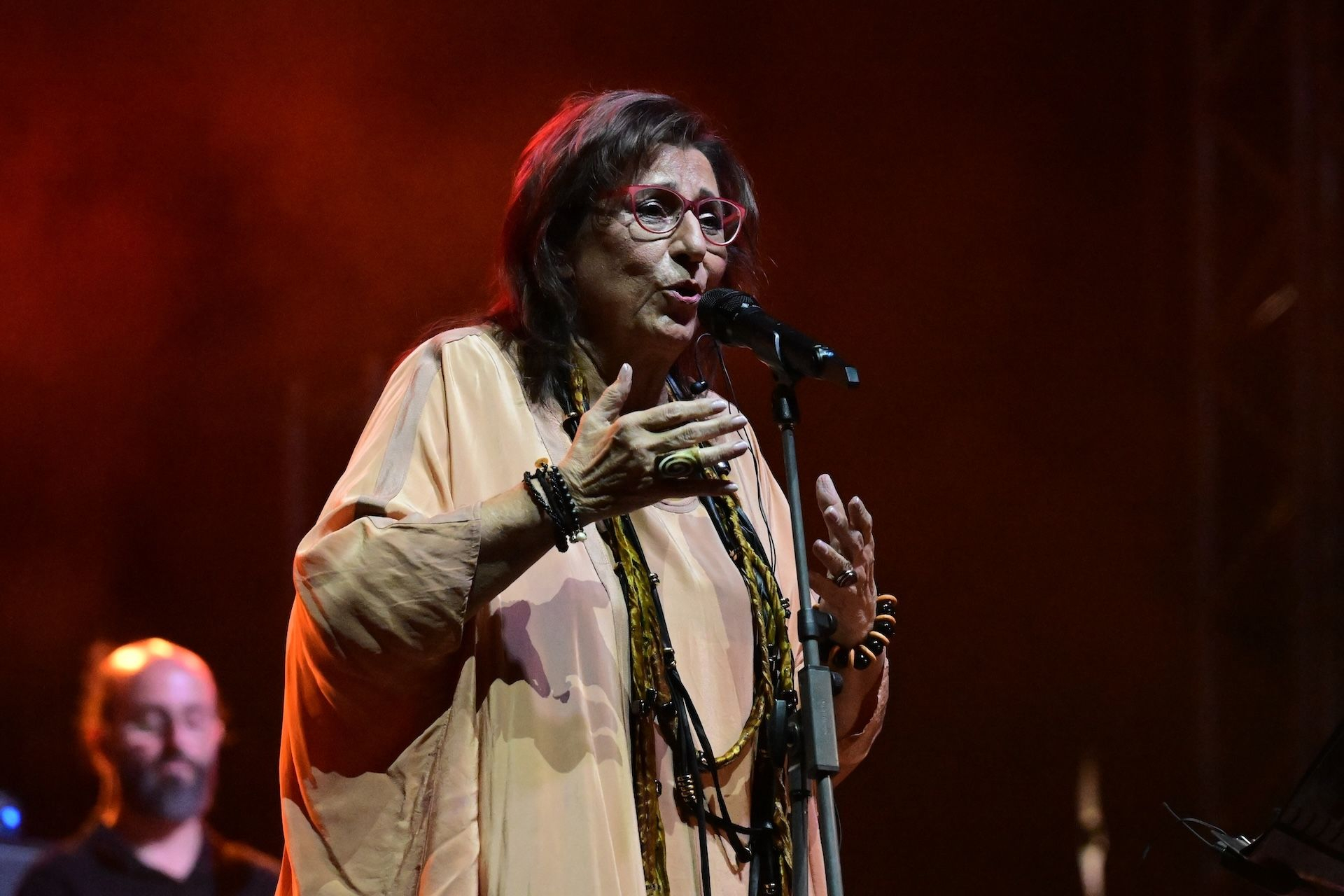 Συναυλία - αφιέρωμα για τα 100 χρόνια από τη γέννηση του Μίκη Θεοδωράκη από την Κεντρική Επιτροπή του ΚΚΕ στο Παναθηναϊκό Στάδιο (Καλλιμάρμαρο), με τίτλο "Κοντά σας όλη μου η ζωή", Τετάρτη 25 Ιουνίου 2025. Στην συναυλία συμμετείχαν οι, Γεράσιμος Ανδρεάτος, Ρίτα Αντωνοπούλου, Παντελής Θαλασσινός, Άγγελος Θεοδωράκης, Βιολέτα Ίκαρη, Βασίλης Λέκκας, Κώστας Μακεδόνας, Μανώλης Μητσιάς, Δημήτρης Μπάσης, Γιώτα Νέγκα, Γιώργος Νταλάρας, Βασίλης Παπακωνσταντίνου, Μίλτος Πασχαλίδης, Παναγιώτης Πετράκης, Άλκηστις Πρωτοψάλτη, Αγγελική Τουμπανάκη, Κώστας Τριανταφυλλίδης, Διονύσης Τσακνής, Μαρία Φαραντούρη, Μάριος Φραγκούλης, "Κοινοί Θνητοί". (ΤΑΤΙΑΝΑ ΜΠΟΛΑΡΗ/EUROKINISSI)