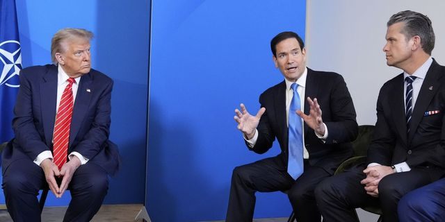 Τραμπ-Χέγκσεθ υποβαθμίζουν τώρα το μέγεθος των πληγμάτων στο Ιράν