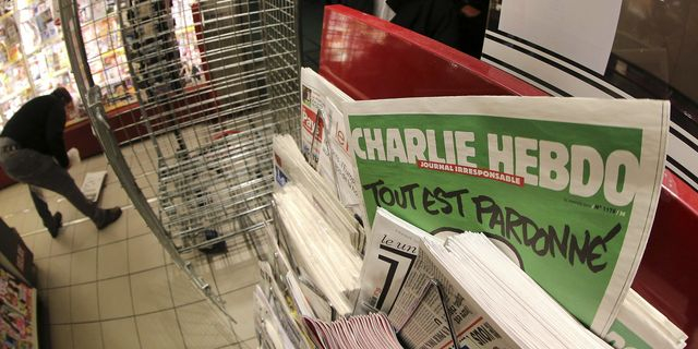 Charlie Hebdo: Ανακοίνωσε… “διαγωνισμό” για τον θάνατο του Χαμενεΐ