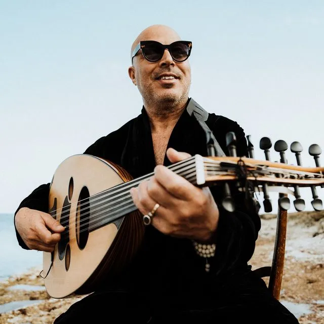 Ο μάγος του ούτι Dhafer Youssef – Το success story που ξεκίνησε από ένα χαμάμ