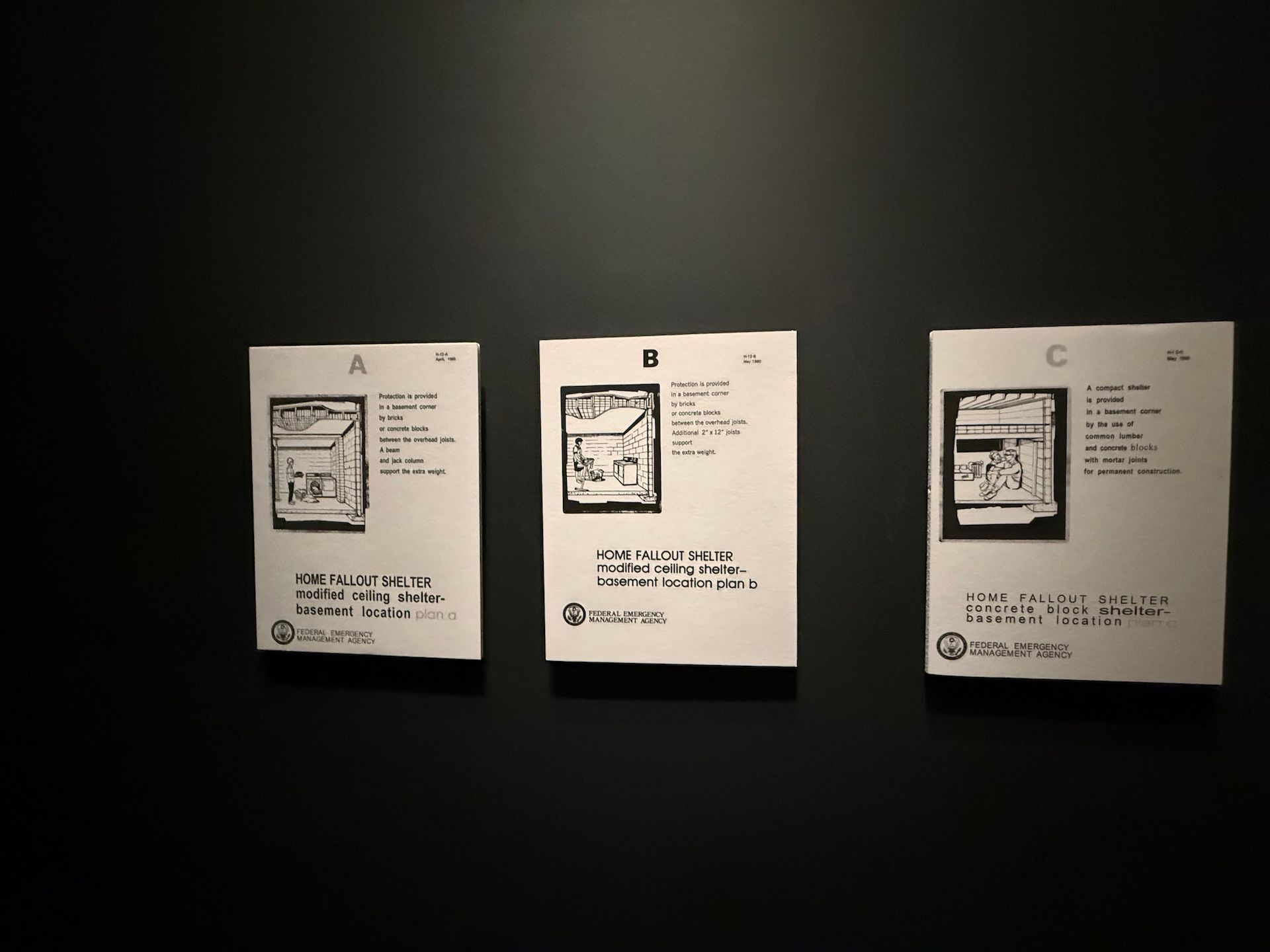 “Government Approved Home Fallout Shelter Snack Bar” του Michael Smith 