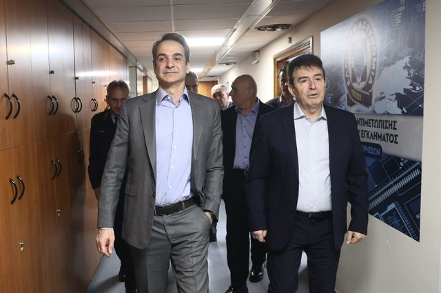 Ολυμπιακός – Παναθηναϊκός AKTOR: Μέτρα από την κυβέρνηση μετά τις εικόνες ντροπής