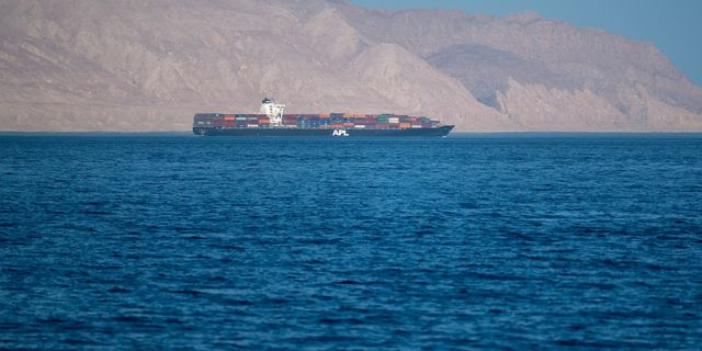 Στενά του Ορμούζ: Από νέα “στενωπό” πληθωριστικών πιέσεων η οικονομία