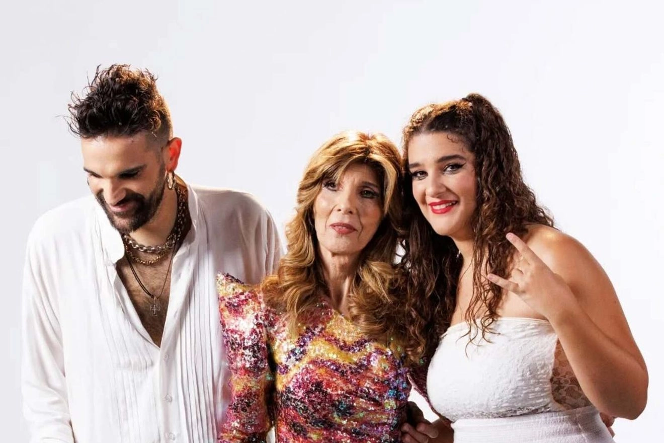 “Σ’ έχω κάνει Θεό” και οι String Demons συναντούν την Κατερίνα Στανίση – Δες το βίντεο